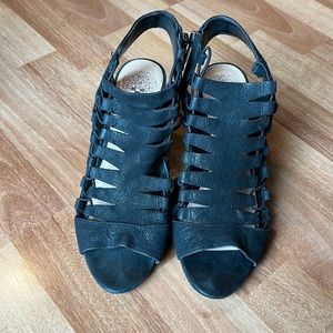 Vince Camuto black sandals